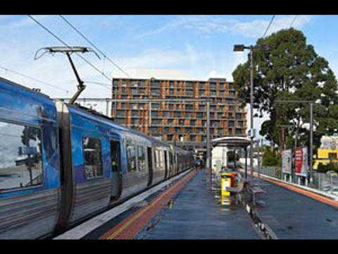 Lovely 5BR Full House In Glen Waverley, Walk To Train, Bus & Shops - Sunshine Coast Guide 18