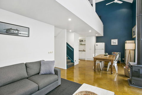 Terrace Lofts Apartments - Sunshine Coast Guide 6