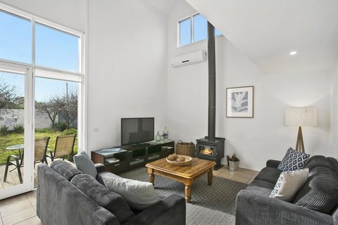 Terrace Lofts Apartments - Sunshine Coast Guide 12