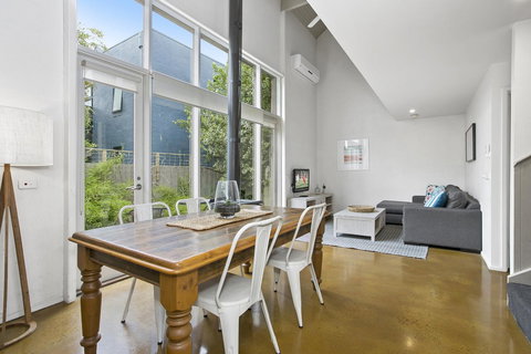 Terrace Lofts Apartments - Sunshine Coast Guide 2