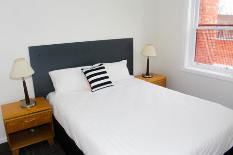 CROWN CENTRAL BUSINESS DISTRICT MOTEL - NO UNDER 18s - Sunshine Coast Guide 44