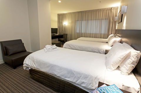 Causeway 353 Hotel - Sunshine Coast Guide 20