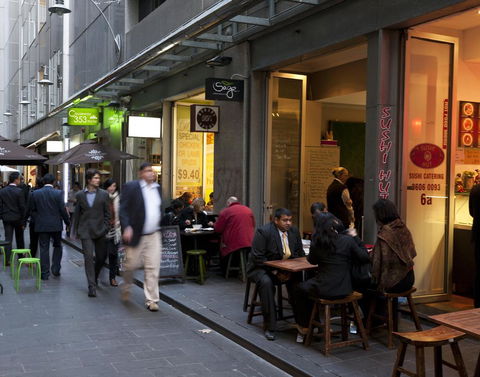 Causeway 353 Hotel - Sunshine Coast Guide 4