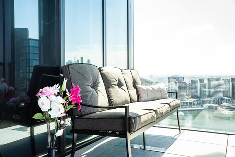 Melbourne Private Apartments - Collins Wharf Waterfront, Docklands - Sunshine Coast Guide 4