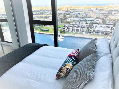 Melbourne Private Apartments - Collins Wharf Waterfront, Docklands - Sunshine Coast Guide 17