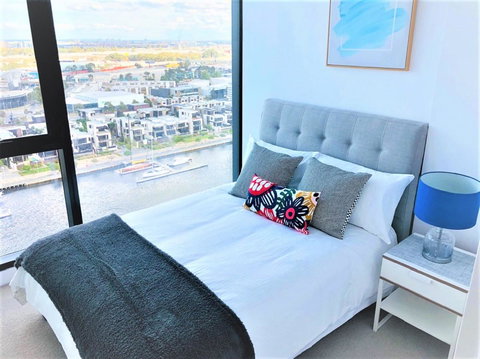 Melbourne Private Apartments - Collins Wharf Waterfront, Docklands - Sunshine Coast Guide 16