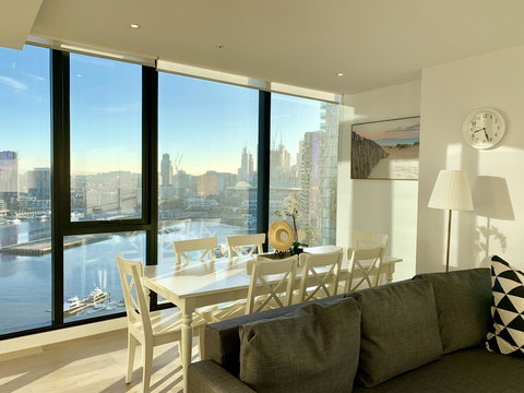 Melbourne Private Apartments - Collins Wharf Waterfront, Docklands - Sunshine Coast Guide 8