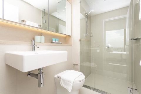 Melbourne Private Apartments - Collins Wharf Waterfront, Docklands - Sunshine Coast Guide 18