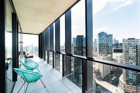Melbourne Private Apartments - Collins Wharf Waterfront, Docklands - Sunshine Coast Guide 7
