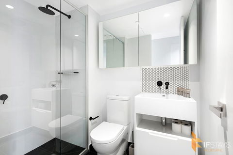 IFSuites (IFSTAYS) Light House Victoria One Apartment - Sunshine Coast Guide 5