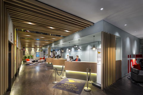 Ibis Melbourne Hotel And Apartments - Sunshine Coast Guide 20
