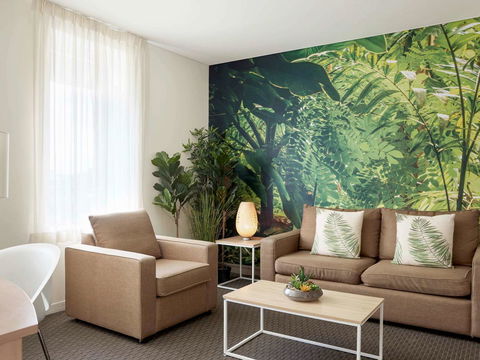 Ibis Melbourne Hotel And Apartments - Sunshine Coast Guide 35