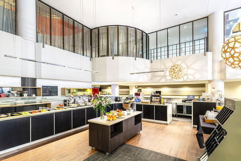 Ibis Melbourne Hotel And Apartments - Sunshine Coast Guide 27