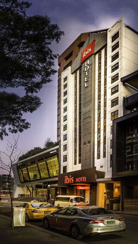 Ibis Melbourne Hotel And Apartments - Sunshine Coast Guide 2