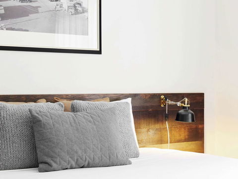 Ibis Melbourne Hotel And Apartments - Sunshine Coast Guide 38