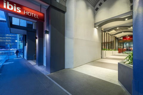 Ibis Melbourne Hotel And Apartments - Sunshine Coast Guide 3