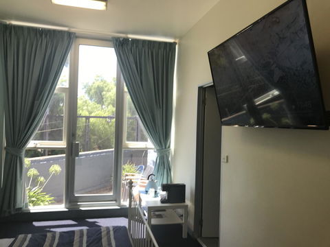 SmartStay Melbourne - Sunshine Coast Guide 14