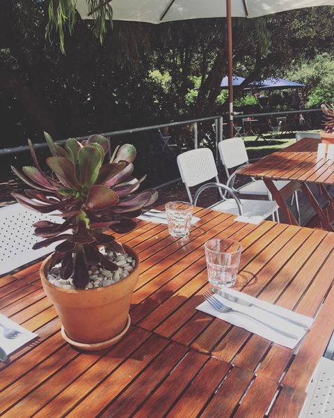 Athelstane House - Sunshine Coast Guide 0