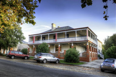 Athelstane House - Sunshine Coast Guide 1