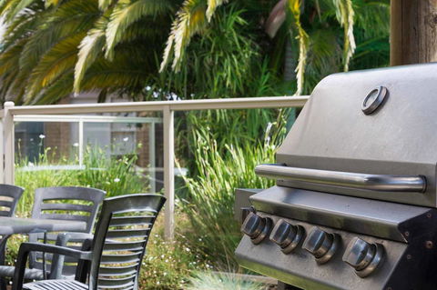 Tropicana Motor Inn - Sunshine Coast Guide 43