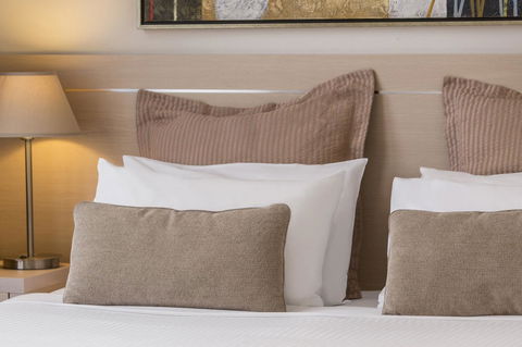 Apartments @ 23 Lonsdale - Sunshine Coast Guide 1