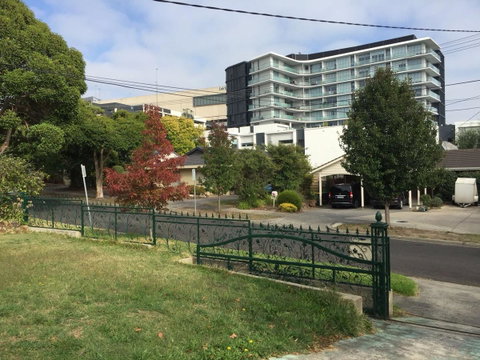 Doncaster Westfield Home Stay - Sunshine Coast Guide 0