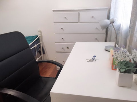 Doncaster Westfield Home Stay - Sunshine Coast Guide 36