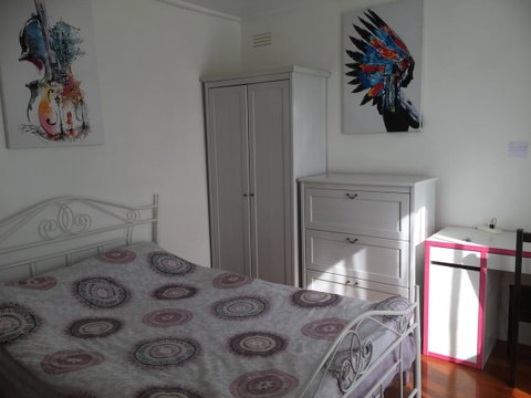 Doncaster Westfield Home Stay - Sunshine Coast Guide 43