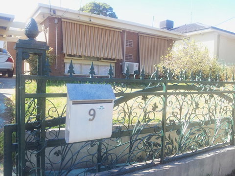 Doncaster Westfield Home Stay - Sunshine Coast Guide 1