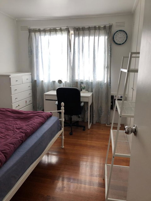 Doncaster Westfield Home Stay - Sunshine Coast Guide 7