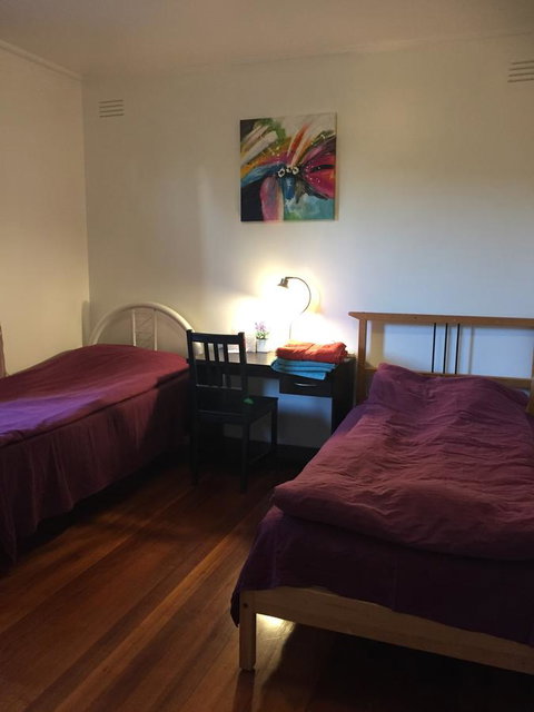 Doncaster Westfield Home Stay - Sunshine Coast Guide 37