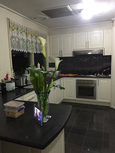 Doncaster Westfield Home Stay - Sunshine Coast Guide 11