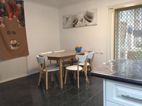 Doncaster Westfield Home Stay - Sunshine Coast Guide 20