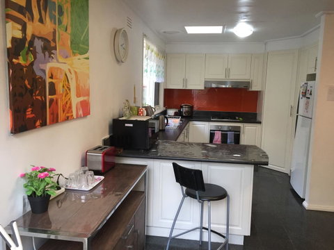 Doncaster Westfield Home Stay - Sunshine Coast Guide 21