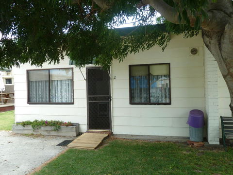 Beachcomber Holiday Units - Sunshine Coast Guide 26