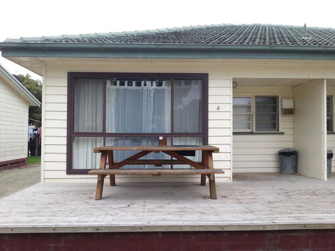 Beachcomber Holiday Units - Sunshine Coast Guide 23
