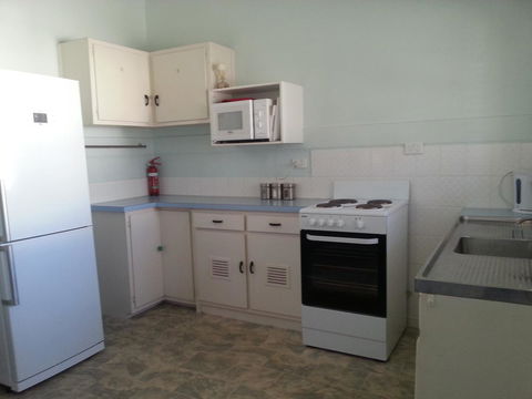 Beachcomber Holiday Units - Sunshine Coast Guide 38