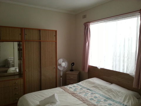 Beachcomber Holiday Units - Sunshine Coast Guide 30