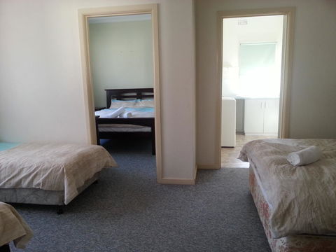 Beachcomber Holiday Units - Sunshine Coast Guide 35