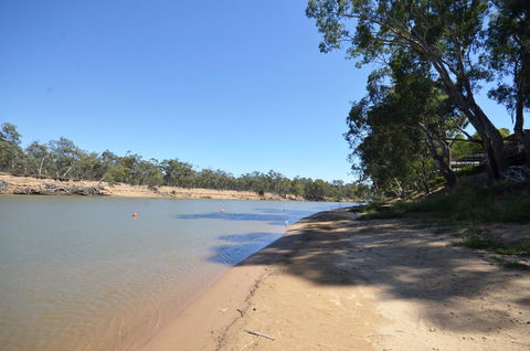 Tasman Holiday Parks - Merool On The Murray - Sunshine Coast Guide 7