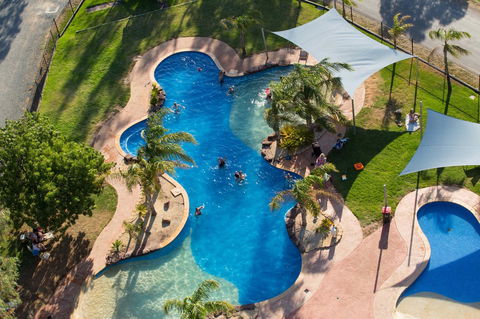 Tasman Holiday Parks - Merool On The Murray - Sunshine Coast Guide 1