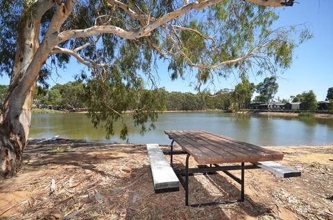 Tasman Holiday Parks - Merool On The Murray - Sunshine Coast Guide 41