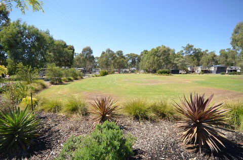 Tasman Holiday Parks - Merool On The Murray - Sunshine Coast Guide 5