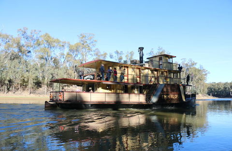 Tasman Holiday Parks - Merool On The Murray - Sunshine Coast Guide 19