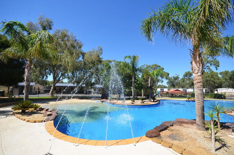 Tasman Holiday Parks - Merool On The Murray - Sunshine Coast Guide 9