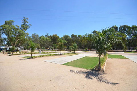Tasman Holiday Parks - Merool On The Murray - Sunshine Coast Guide 8