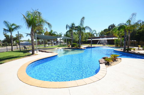 Tasman Holiday Parks - Merool On The Murray - Sunshine Coast Guide 40