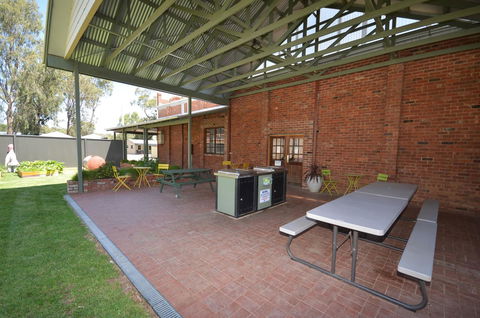 Tasman Holiday Parks - Merool On The Murray - Sunshine Coast Guide 38