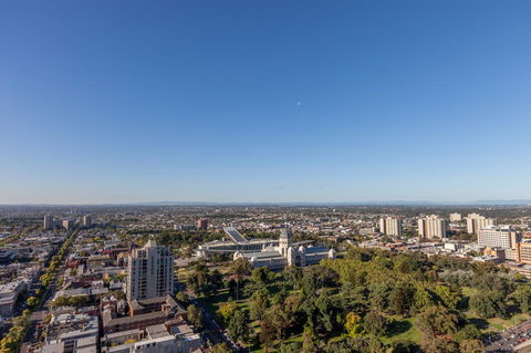 Apartment 101 - Sunshine Coast Guide 1