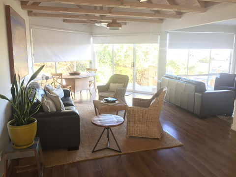 47 Baker Street - Sunshine Coast Guide 1